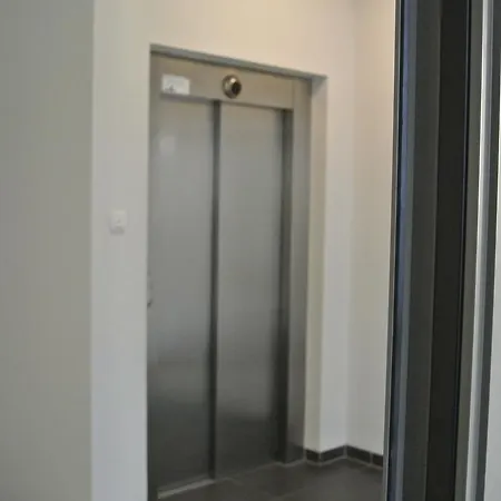 City House - Bianco דירה שצ'צ'ין